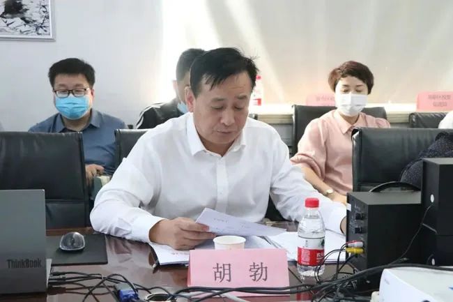 市發(fā)改委解讀《關(guān)于申報商業(yè)銀行中長期貸款項通知》