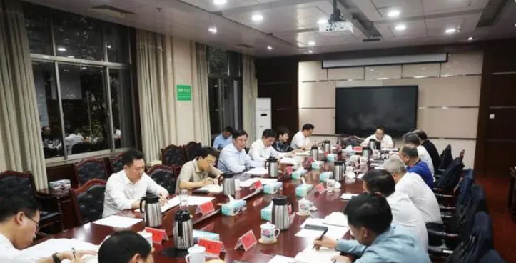 婁底市委書(shū)記鄒文輝專題調(diào)度鈦材料產(chǎn)業(yè)園建設(shè)情況