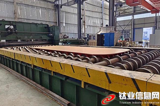 超高強(qiáng)度寬幅鈦合金板一次性軋制成功